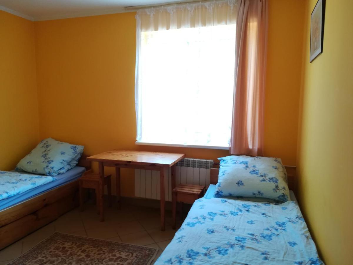 U Wikinga Hotel Zastan Buitenkant foto