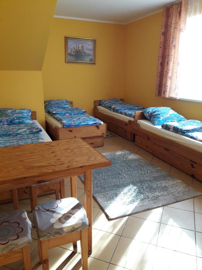 U Wikinga Hotel Zastan Buitenkant foto