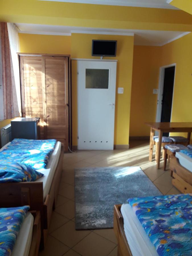 U Wikinga Hotel Zastan Buitenkant foto